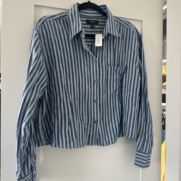 Banana Republic Tops - Banana Republic Striped Linen-Blend Shirt - Light Blue & Navy
